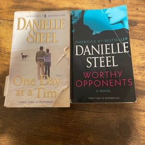 Danielle Steel Paperback Novels bundle